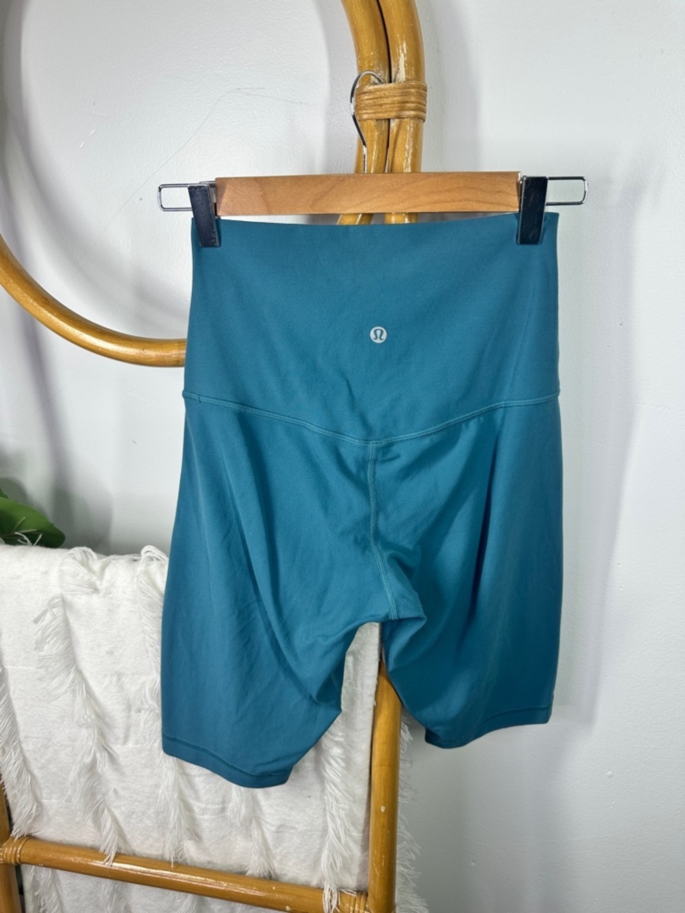Lululemon Align Biker Shorts Teal sz 6 - Picture 3 of 6